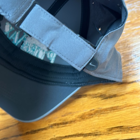 Nike PureVax golf cap. Gray with mint embroidery. One Size with Velcro closure - Picture 7 of 10